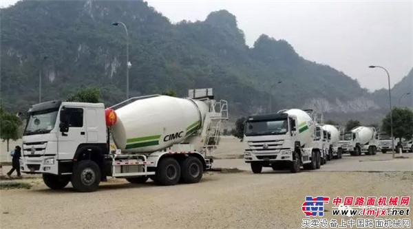 凌宇刮起海外風(fēng)，20臺(tái)攪拌車“涌向”東南亞