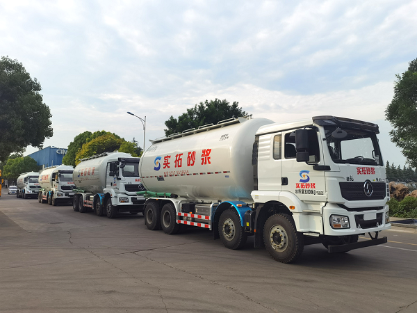 一分信任，十分責(zé)任，中集凌宇粉罐車(chē)交付六年老客戶(hù)！